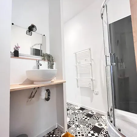 Apartament Le Vichatel - Charmant T3 En Centre Proche De Place Gaillard *